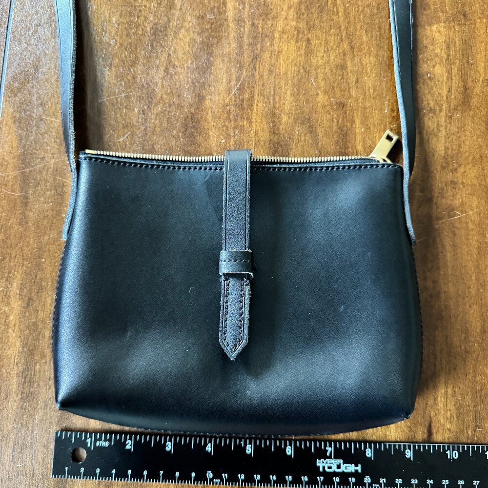 J.Crew Black Leather Crossbody Bag Gold Zip Small Minimalist Purse Adjustable